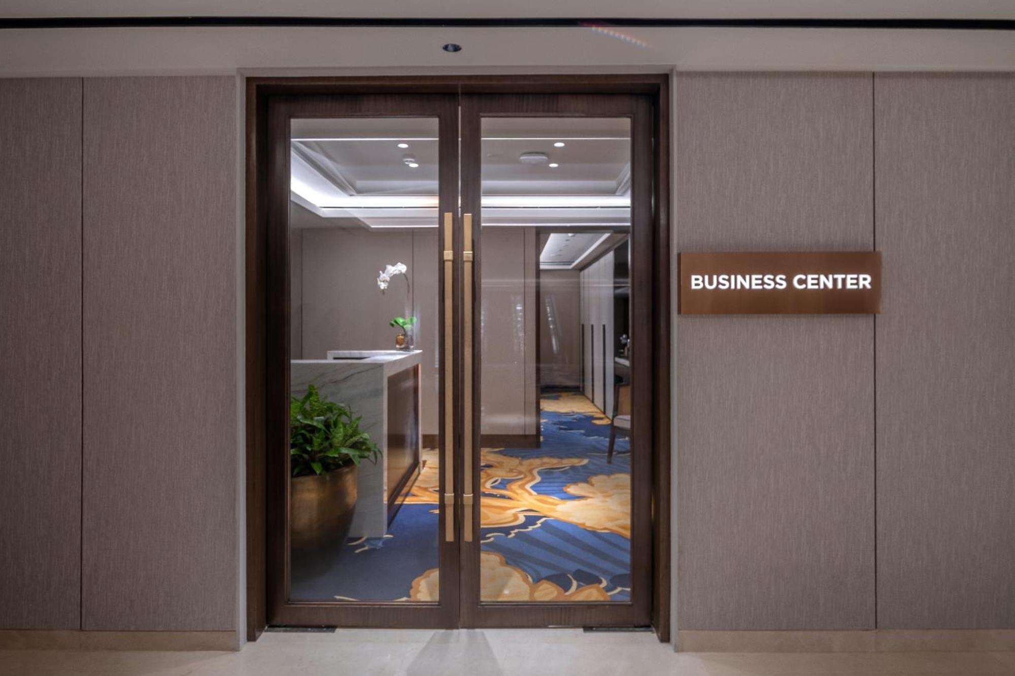 Solaire Resort North Кесон-Сити Экстерьер фото